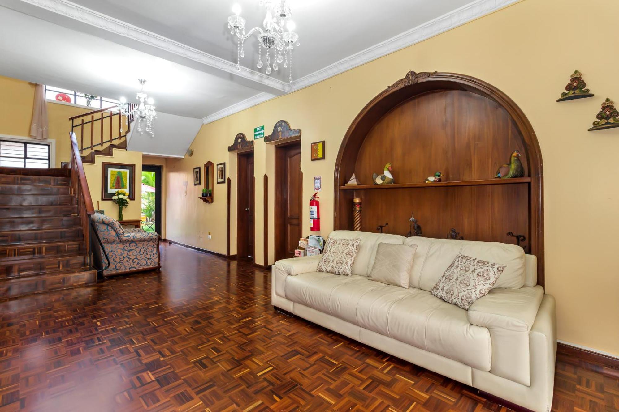 Hotel La Cartuja Quito Bagian luar foto