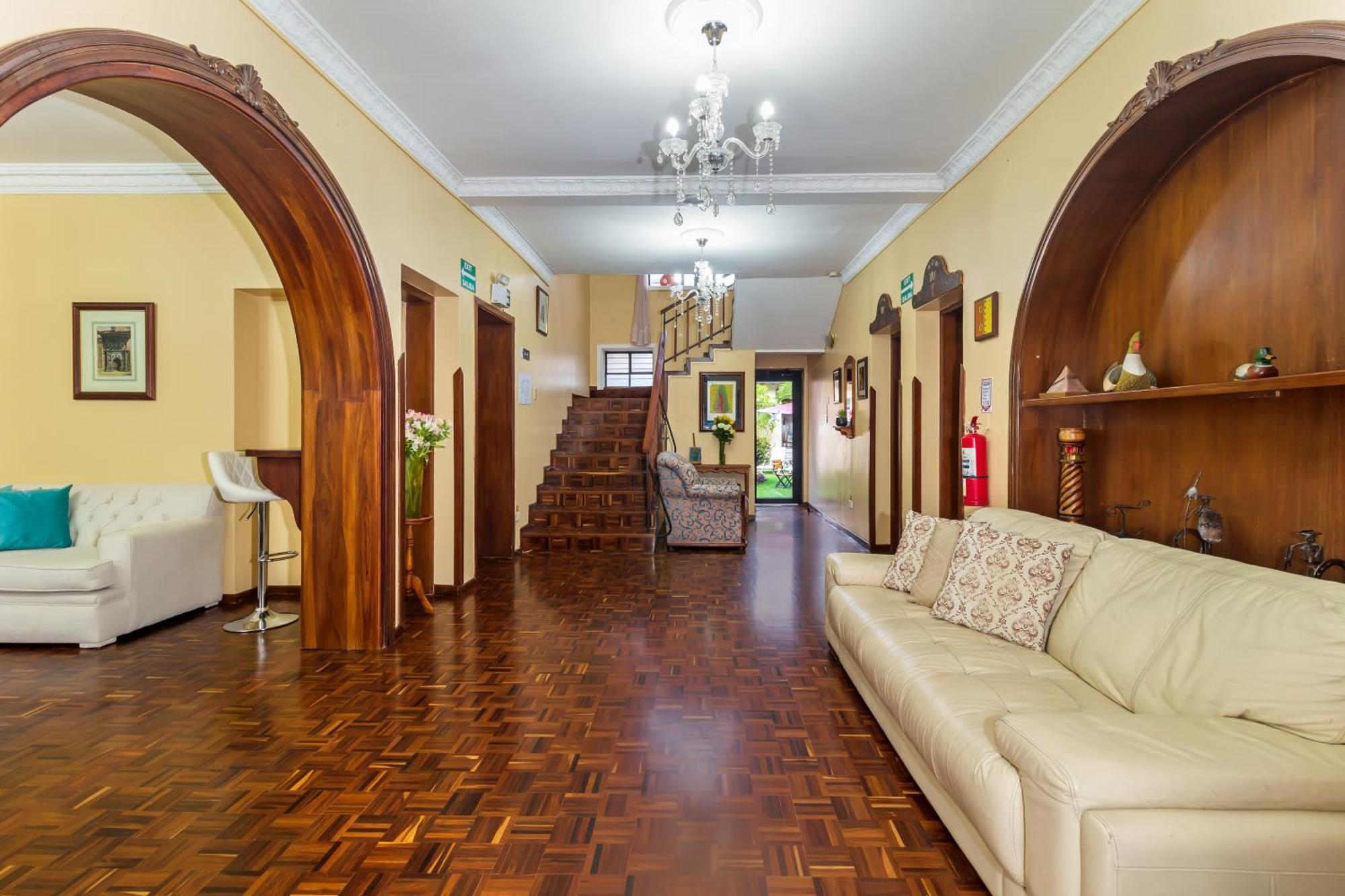 Hotel La Cartuja Quito Bagian luar foto