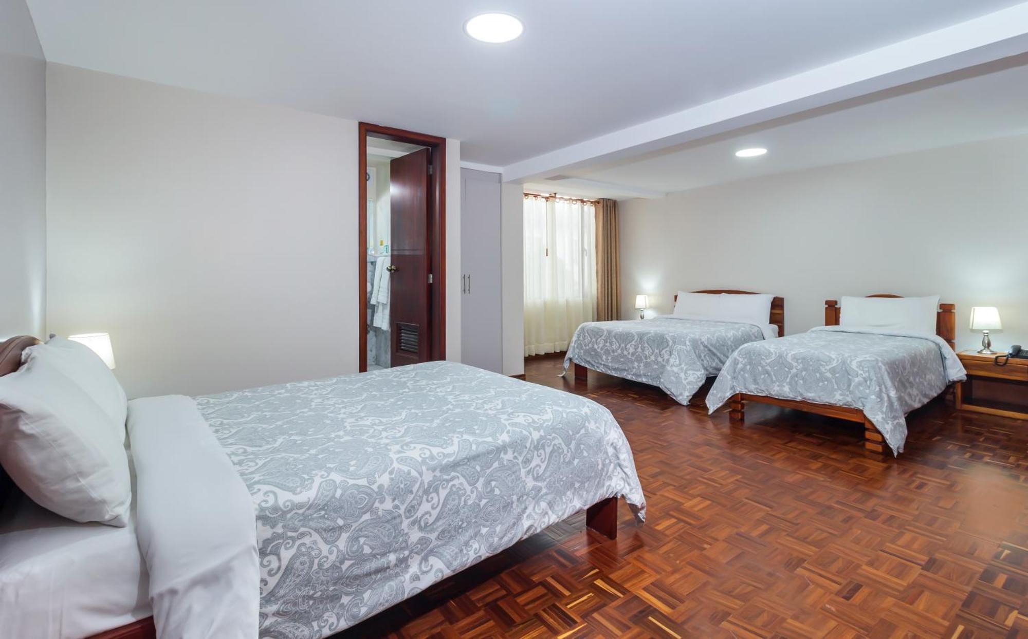 Hotel La Cartuja Quito Bagian luar foto