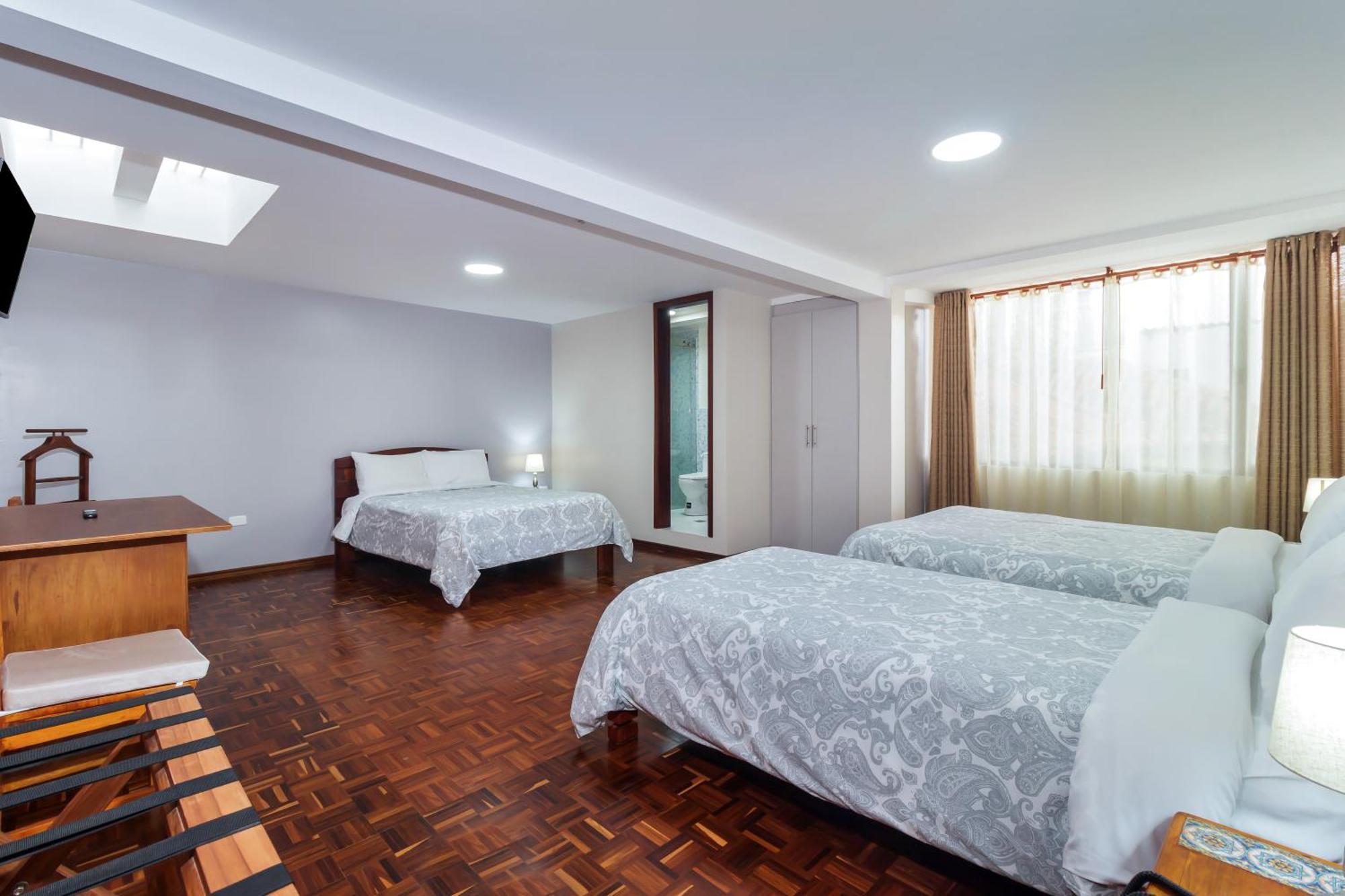 Hotel La Cartuja Quito Bagian luar foto