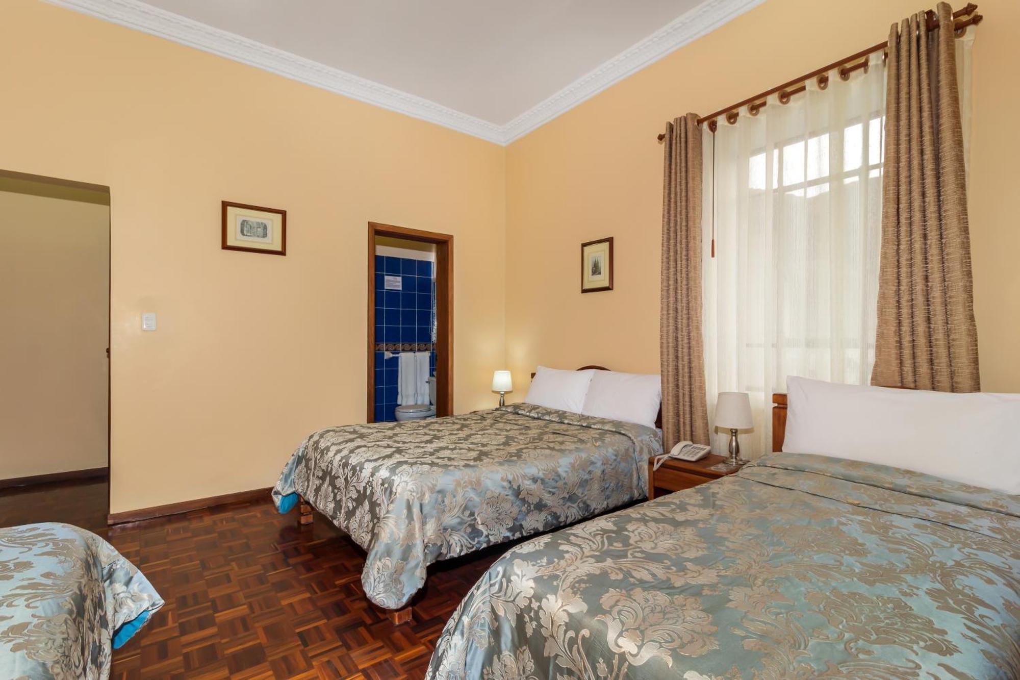 Hotel La Cartuja Quito Bagian luar foto