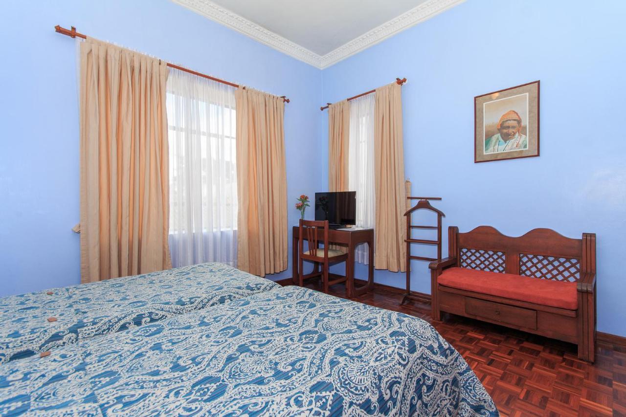 Hotel La Cartuja Quito Bagian luar foto