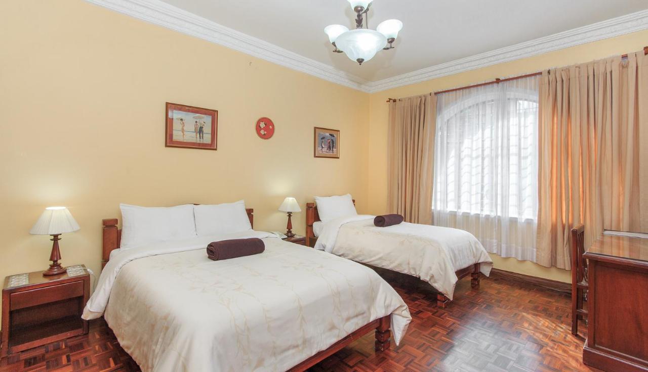 Hotel La Cartuja Quito Bagian luar foto