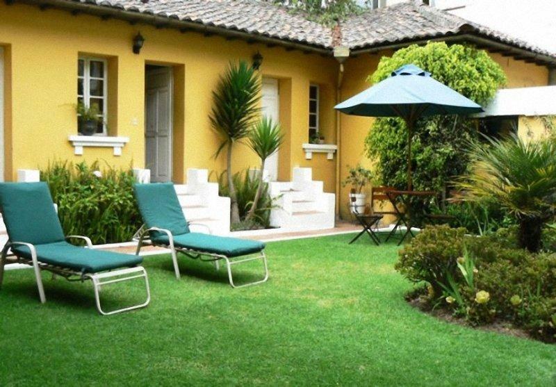 Hotel La Cartuja Quito Bagian luar foto